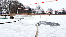 Wędkarze napowietrzają jeziora, by ratować ryby Wędkarze napowietrzają jeziora, by ratować ryby